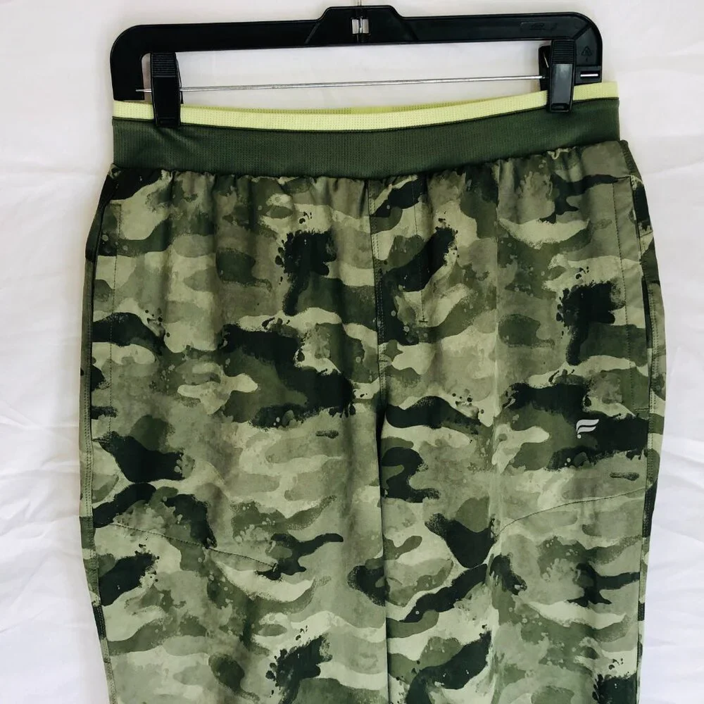 Fabletics The Fundamental‎ Jogger Pants Men's Size Small Green Camo Performance